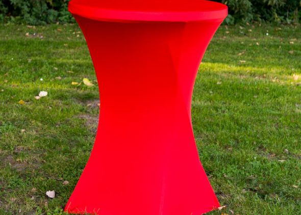 Statafel met rok rood huren - Partytentverhuur Nederland